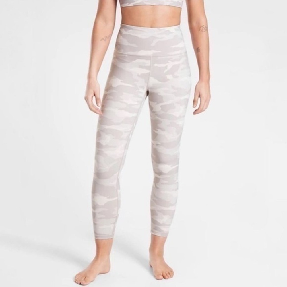 Athleta Camo High Waist Crop Legging Size M